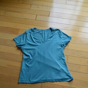 Pact distressed Tee T Shirt Size M